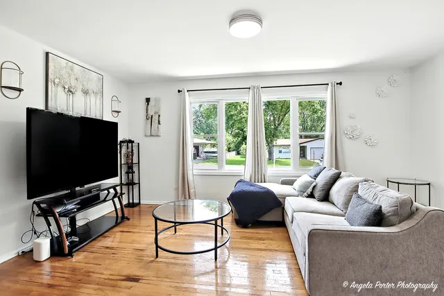 $269,900 | 4709 William Street, McHenry, IL 60051