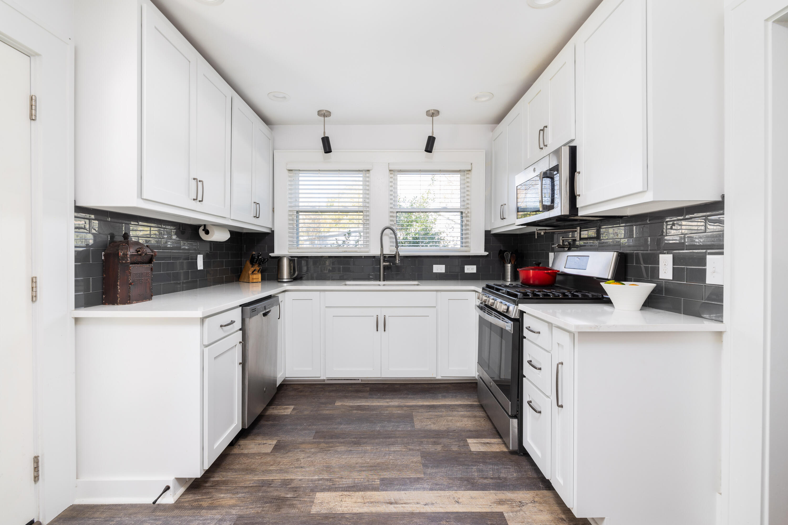 304 Magnolia Road Charleston, SC 29407 - Photo 13 of 44 Kitchen