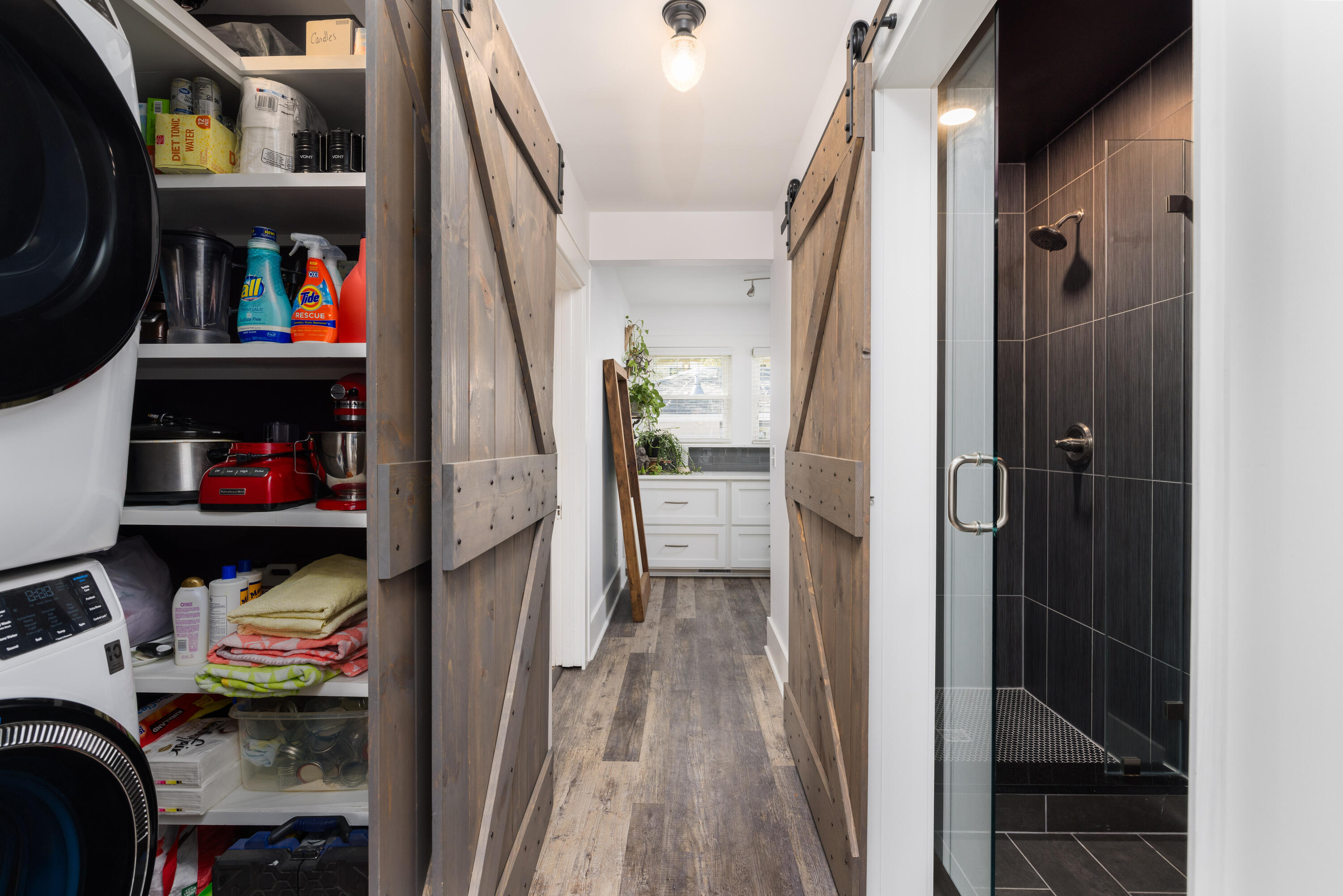 304 Magnolia Road Charleston, SC 29407 - Photo 22 of 44 Laundry w/ Storage