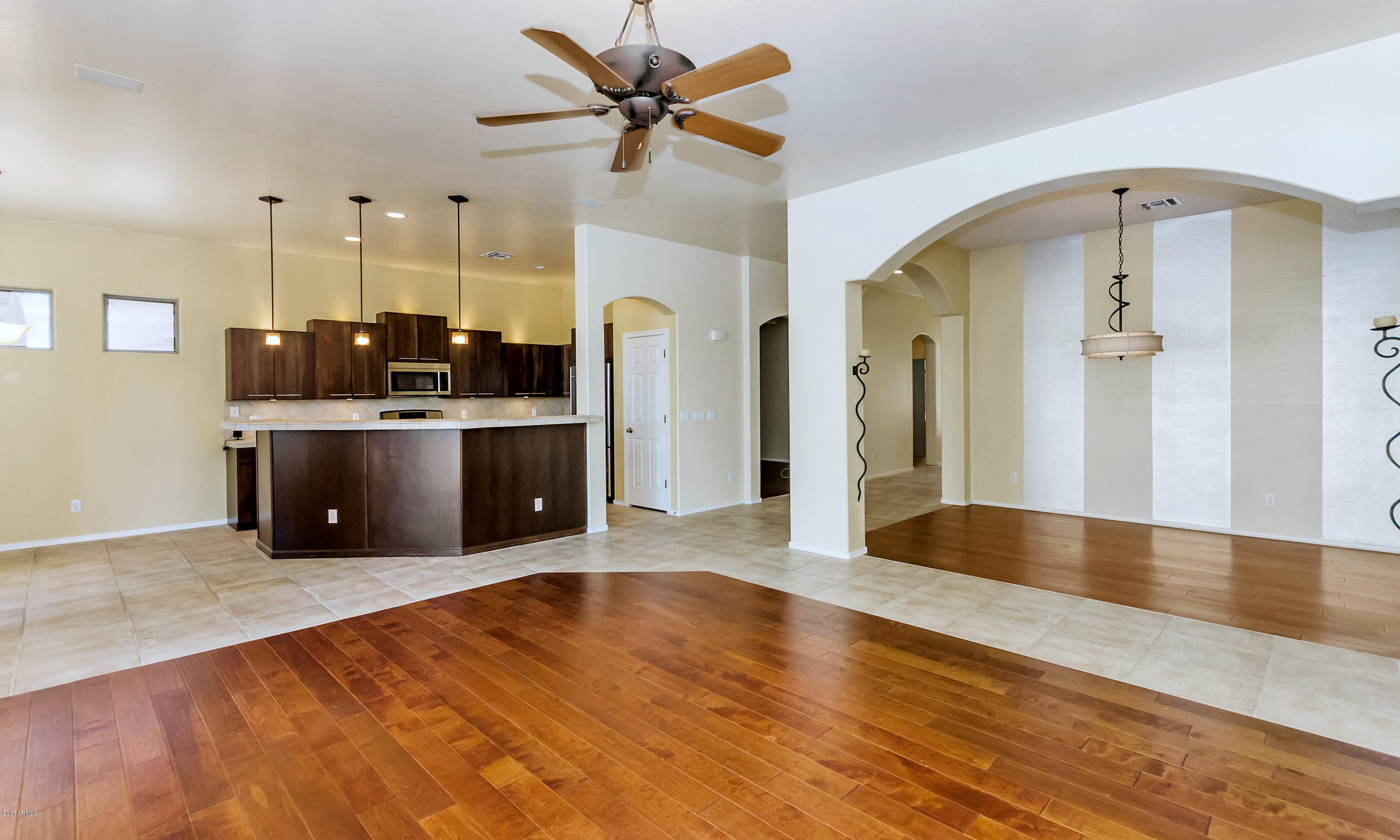 2454 East Fremont Road Phoenix, AZ 85042 - Photo 4 of 25 TOD_7879