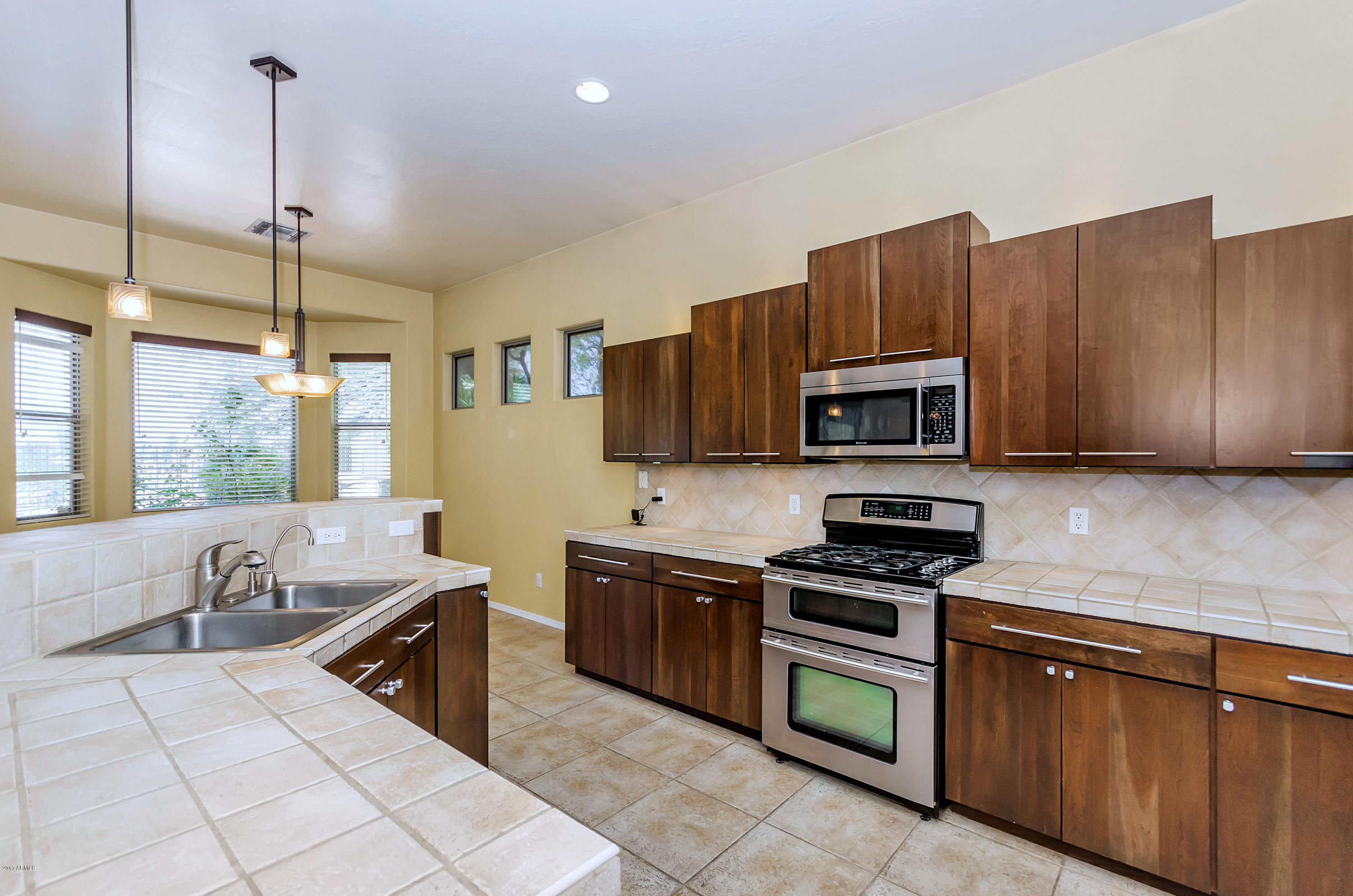 2454 East Fremont Road Phoenix, AZ 85042 - Photo 8 of 25 TOD_7884