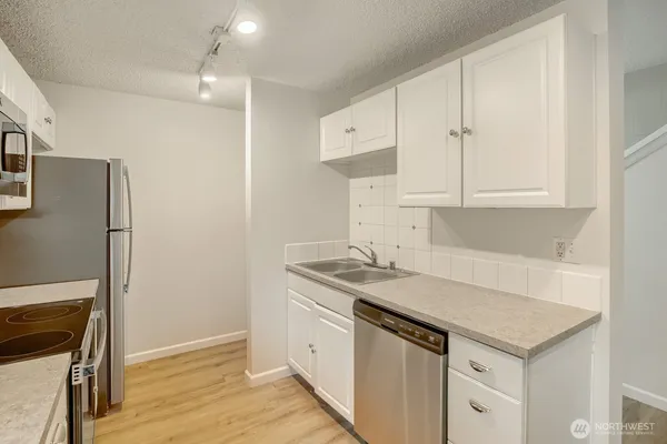 $289,950 | 13059 Pacific Highway Southwest, Unit C, Lakewood, WA 98499