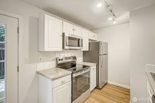 $289,950 | 13059 Pacific Highway Southwest, Unit C, Lakewood, WA 98499