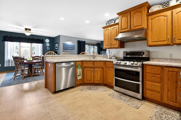 $439,900 | 426 Wooden Shoe Circle, Kaukauna, WI 54130