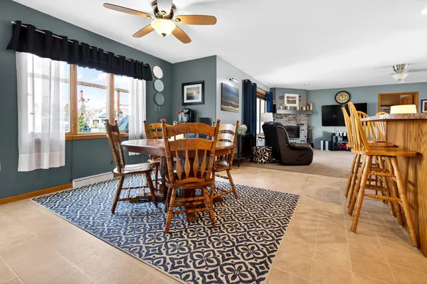 $439,900 | 426 Wooden Shoe Circle, Kaukauna, WI 54130