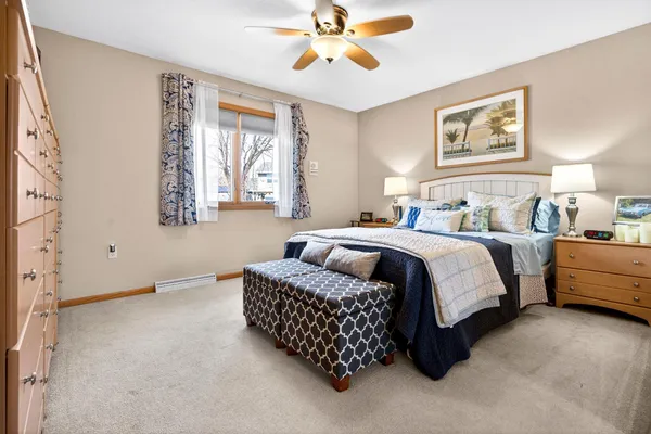 $439,900 | 426 Wooden Shoe Circle, Kaukauna, WI 54130