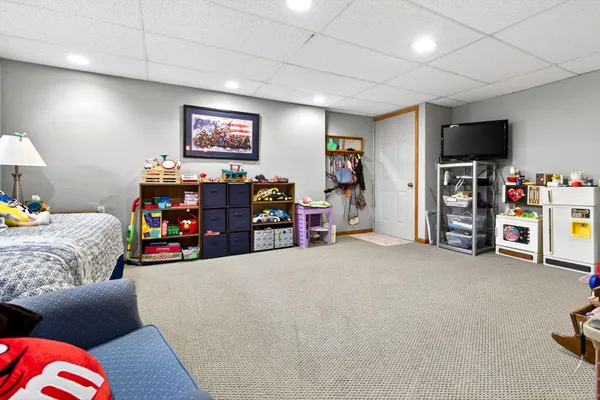 $439,900 | 426 Wooden Shoe Circle, Kaukauna, WI 54130