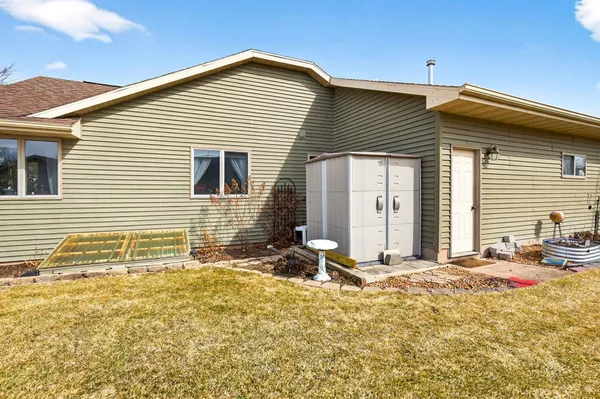 $439,900 | 426 Wooden Shoe Circle, Kaukauna, WI 54130