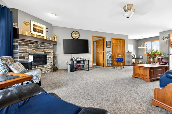 $439,900 | 426 Wooden Shoe Circle, Kaukauna, WI 54130