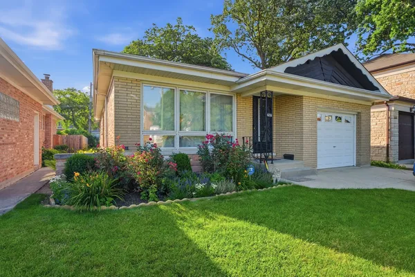 $649,000 | 6226 North Le Mai Avenue, Chicago, IL 60646