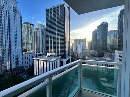 $5,400 | 951 Brickell Avenue, Unit 2011, Miami, FL 33131