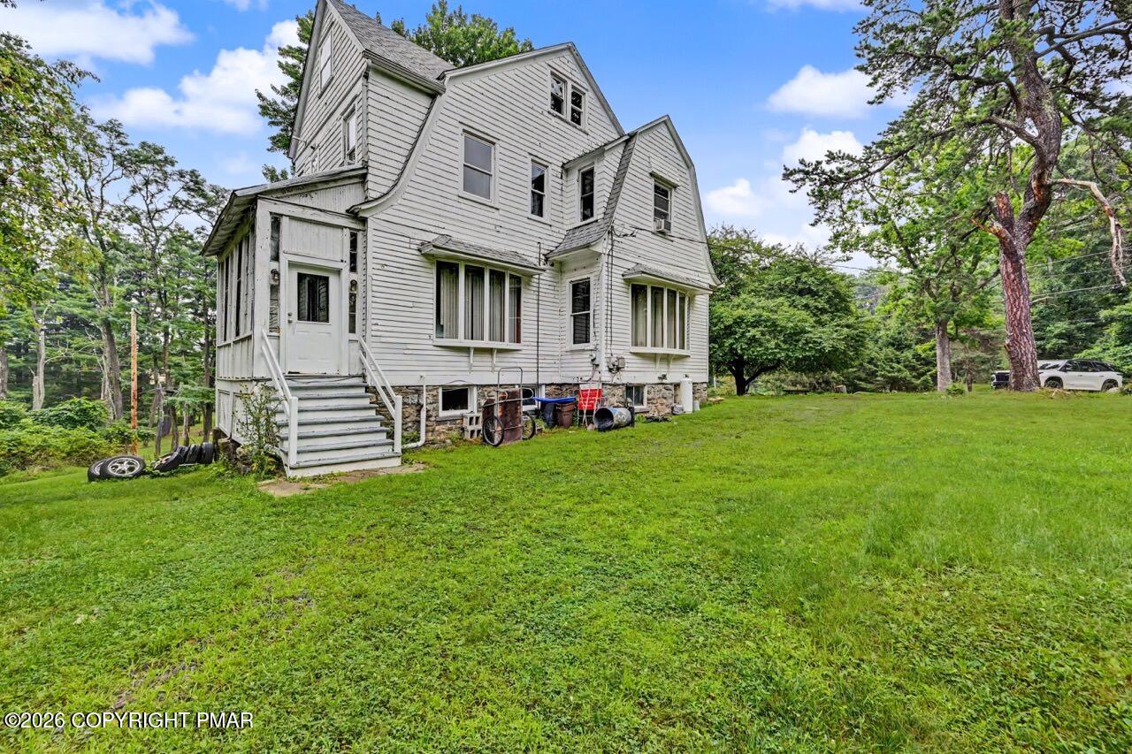 239 Meadowside Road Mount Pocono, PA 18344 - Photo 6 of 75 Side View