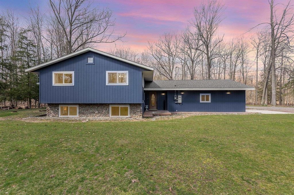535 East Howard Road Beaverton, MI 48612 - Photo 5 of 52
