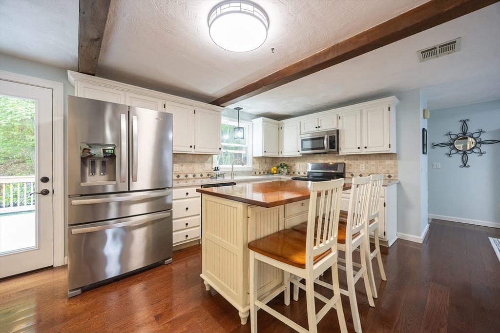 36 Hammond Road Hopedale, MA 01747 - Photo 3 of 40 Gallery Image 3
