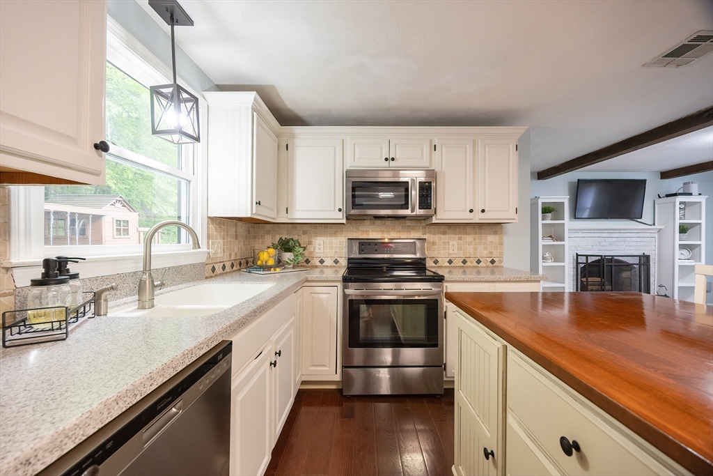 36 Hammond Road Hopedale, MA 01747 - Photo 5 of 40 Gallery Image 5