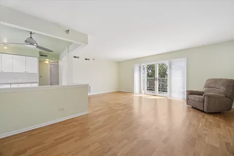$330,000 | 7051 West Touhy Avenue, Unit 604, Niles, IL 60714