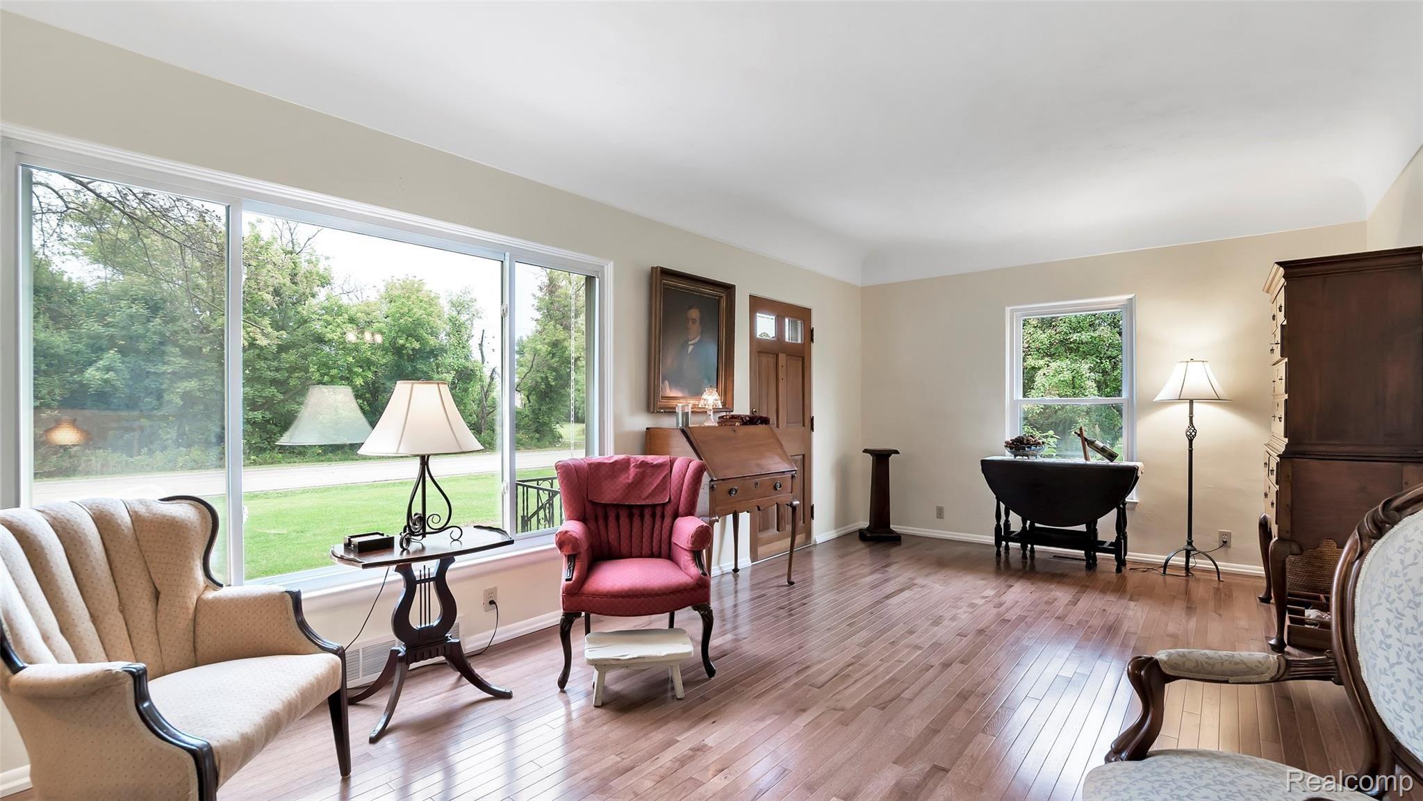 9165 Gd Blanc Road Gaines, MI 48436 - Photo 8 of 46 9165-Grand-Blanc-Rd-Gaines-MI-48436-windowstill-9.jpg