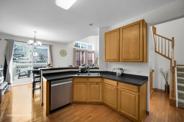 $435,000 | 369 Vaughn Circle, Aurora, IL 60502