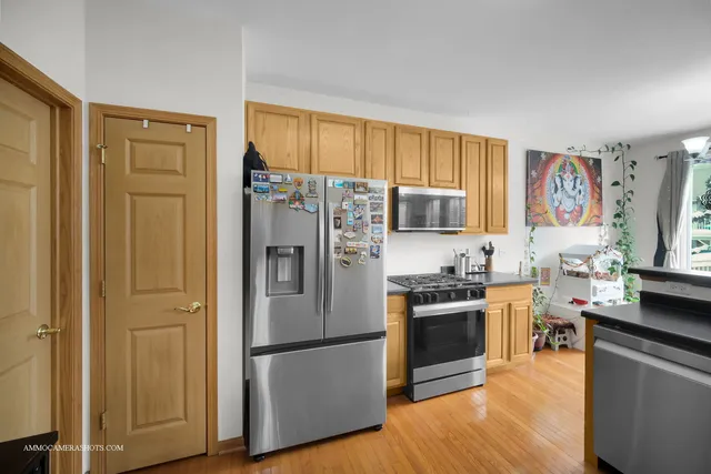 $435,000 | 369 Vaughn Circle, Aurora, IL 60502