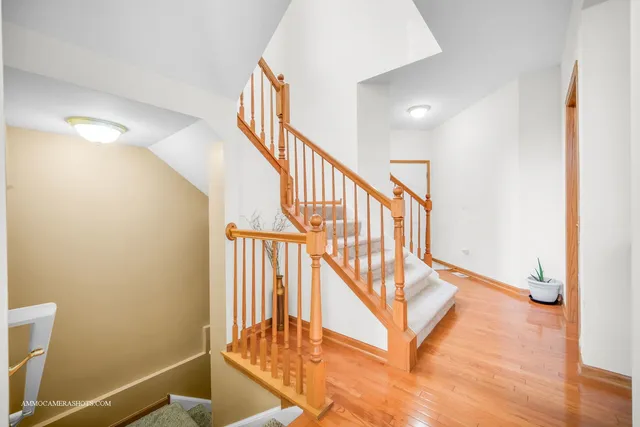 $435,000 | 369 Vaughn Circle, Aurora, IL 60502