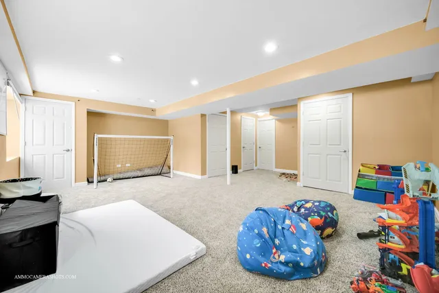 $435,000 | 369 Vaughn Circle, Aurora, IL 60502