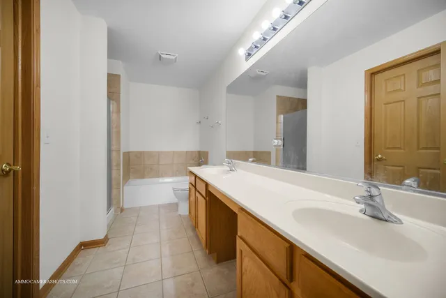 $435,000 | 369 Vaughn Circle, Aurora, IL 60502