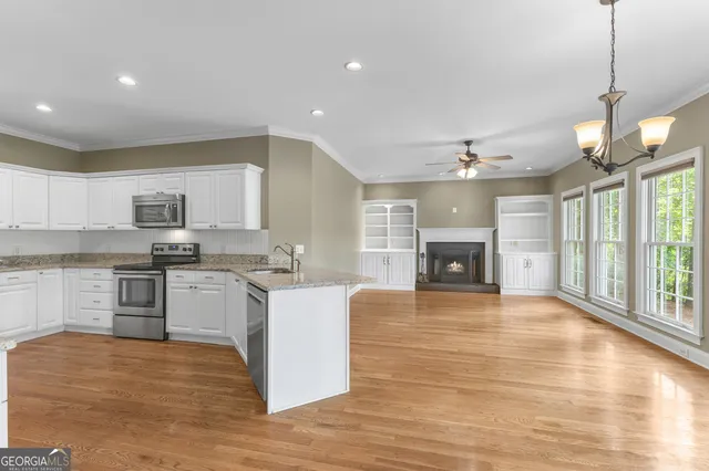 $779,900 | 404 Golden Delicious Road, Clarkesville, GA 30523