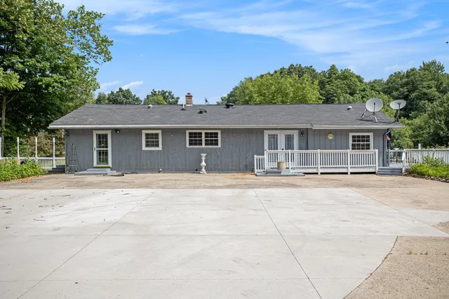 $440,000 | 11303 W Drive North, Bellevue, MI 49021