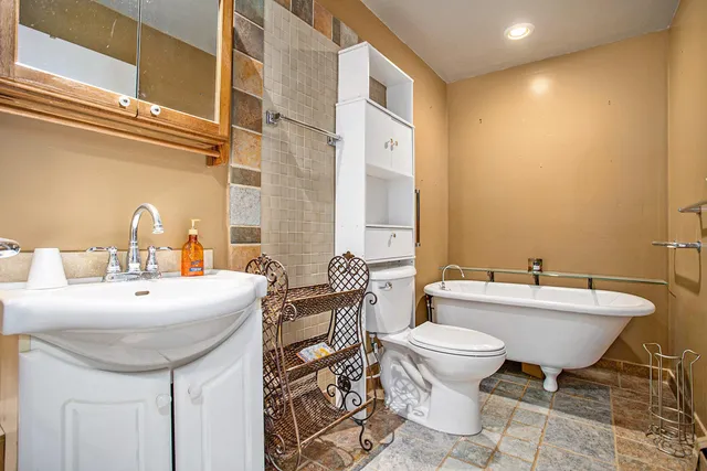 $440,000 | 11303 W Drive North, Bellevue, MI 49021