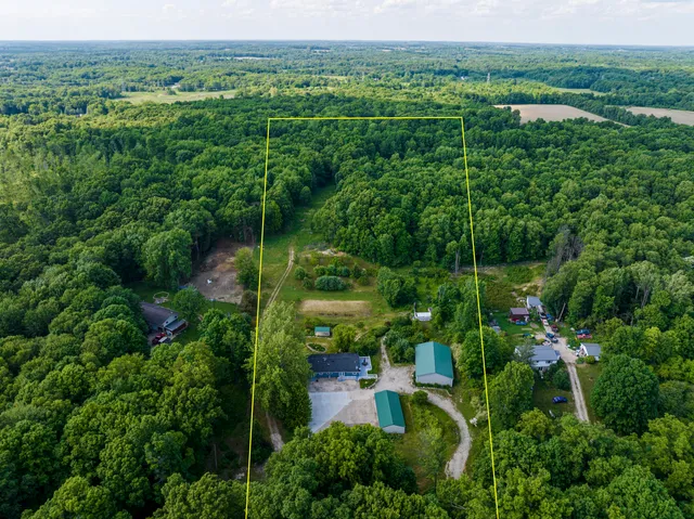 $440,000 | 11303 W Drive North, Bellevue, MI 49021