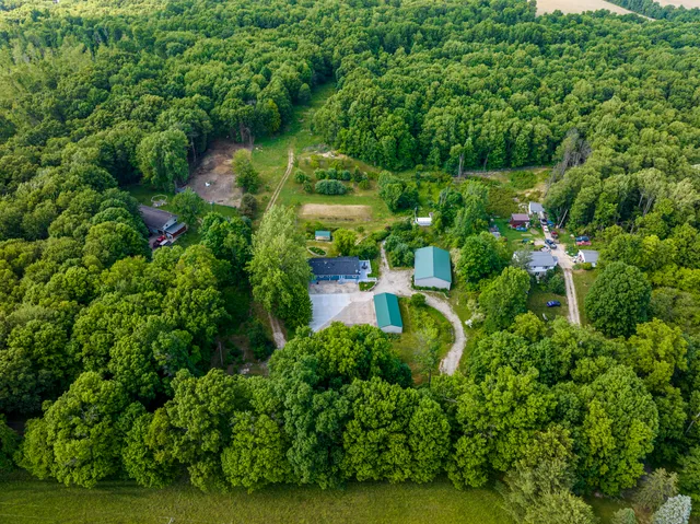 $440,000 | 11303 W Drive North, Bellevue, MI 49021