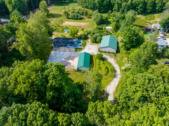 $440,000 | 11303 W Drive North, Bellevue, MI 49021