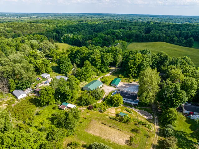 $440,000 | 11303 W Drive North, Bellevue, MI 49021