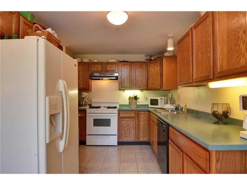 9 Cascade Road, Unit D7 Old Orchard Beach, ME 04064 - Photo 13 of 25 Kitchen.