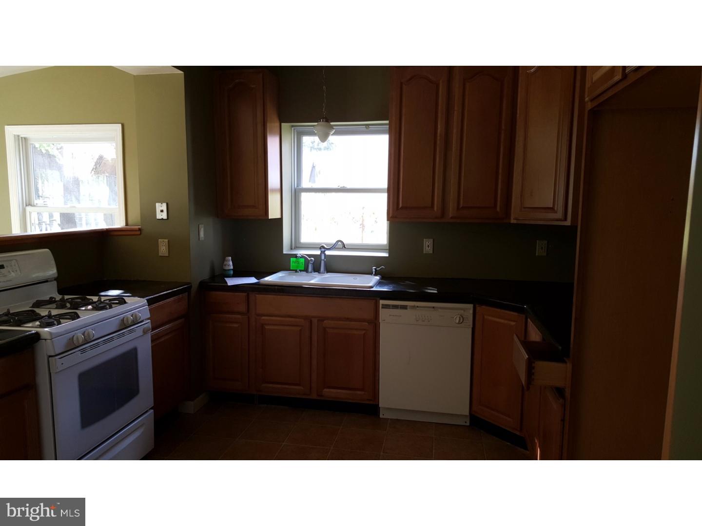 150 Hobson Avenue Trenton, NJ 08610 - Photo 3 of 14