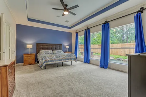 $750,000 | 11 East French Oaks Circle, The Woodlands, TX 77382