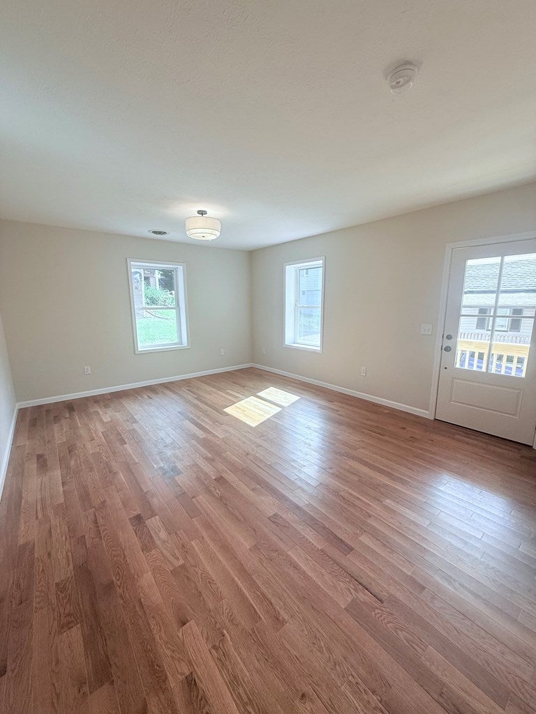 352 Middle Street Fries, VA 24330 - Photo 6 of 17 Gallery Image 6