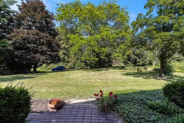 $490,000 | 1687 West Willis Road, Saline, MI 48176
