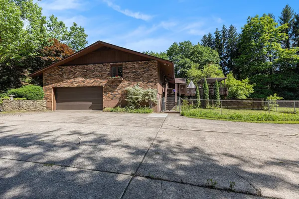 $490,000 | 1687 West Willis Road, Saline, MI 48176