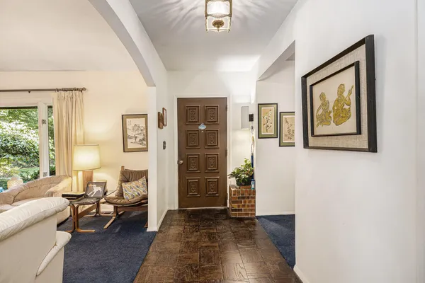 $490,000 | 1687 West Willis Road, Saline, MI 48176