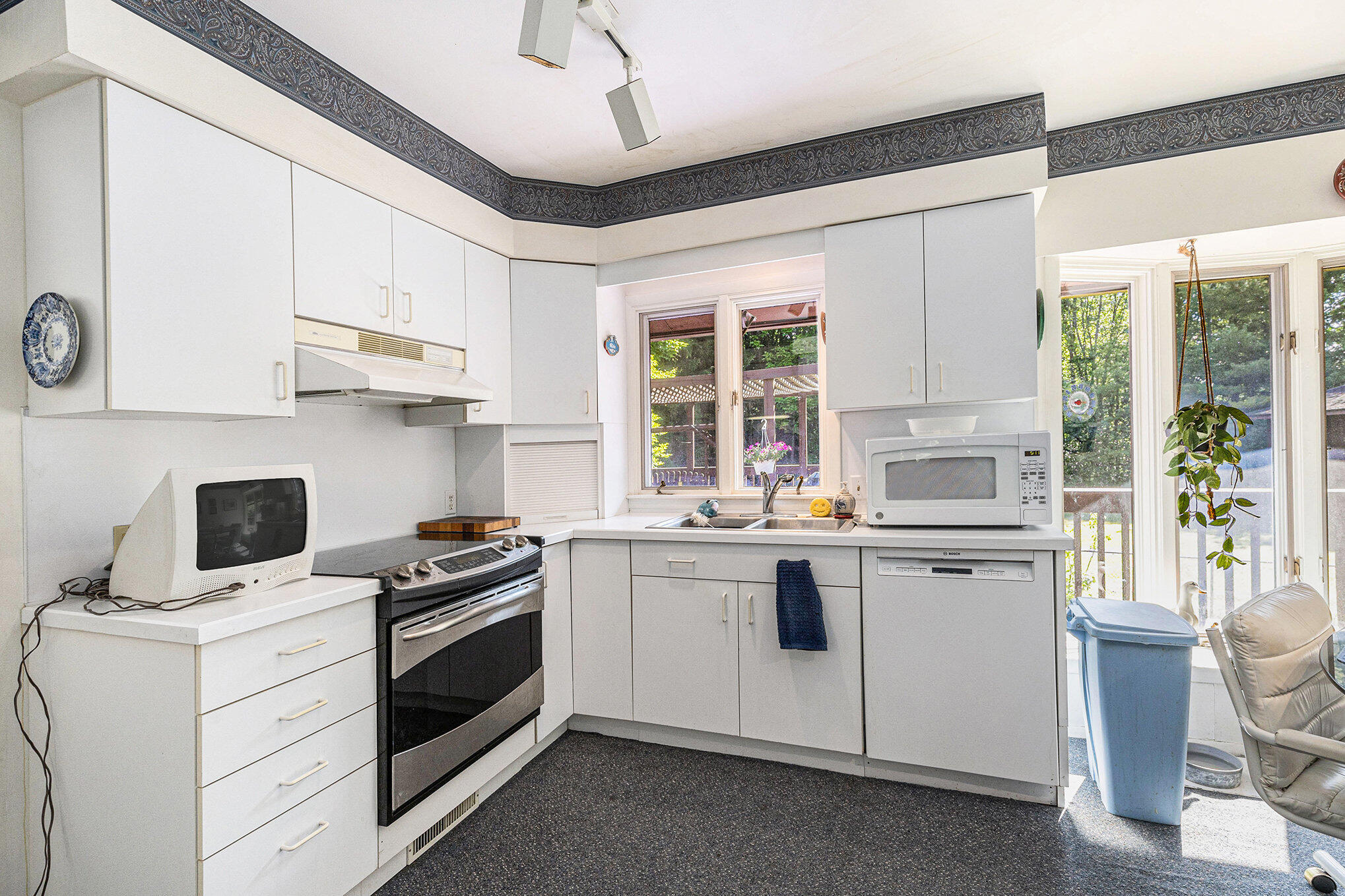 1687 West Willis Road Saline, MI 48176 - Photo 9 of 33 010_img_2049_361