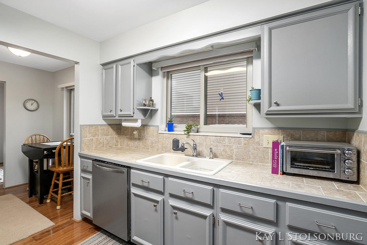 230 West State Road, Unit 4 Hastings, MI 49058 - Photo 11 of 38 IMG_1010