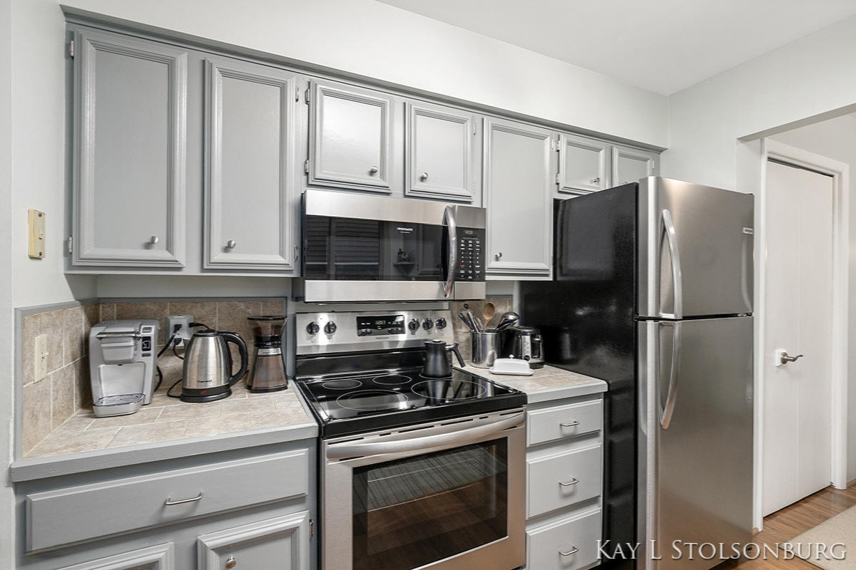 230 West State Road, Unit 4 Hastings, MI 49058 - Photo 13 of 38 IMG_1012