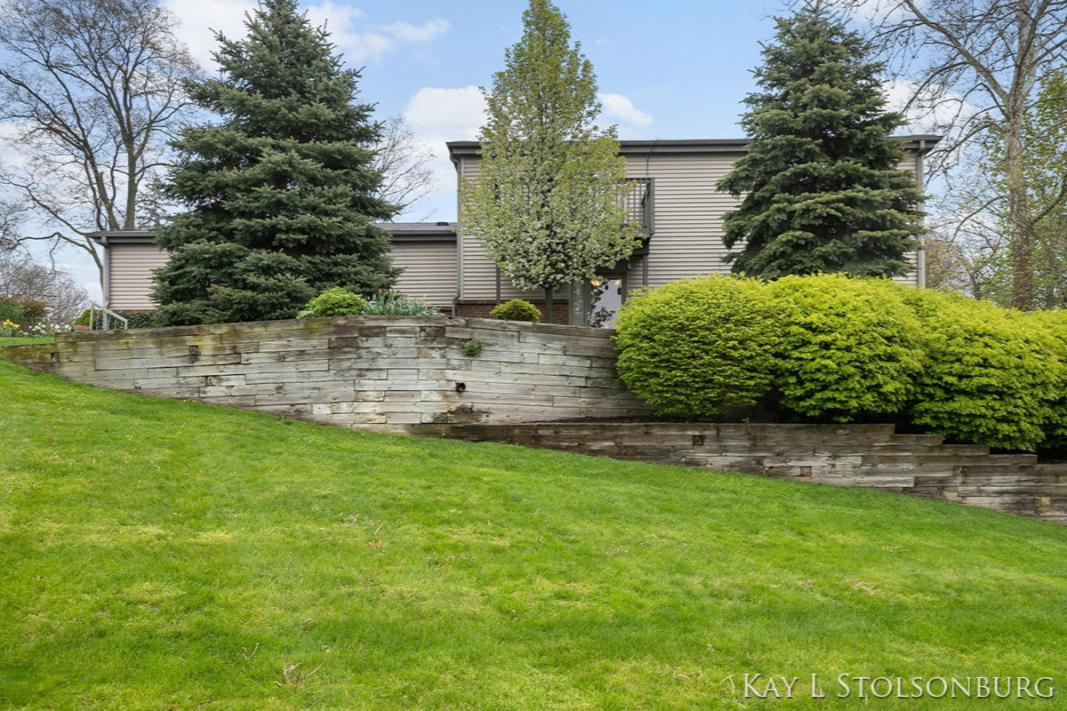 230 West State Road, Unit 4 Hastings, MI 49058 - Photo 29 of 38 IMG_1002