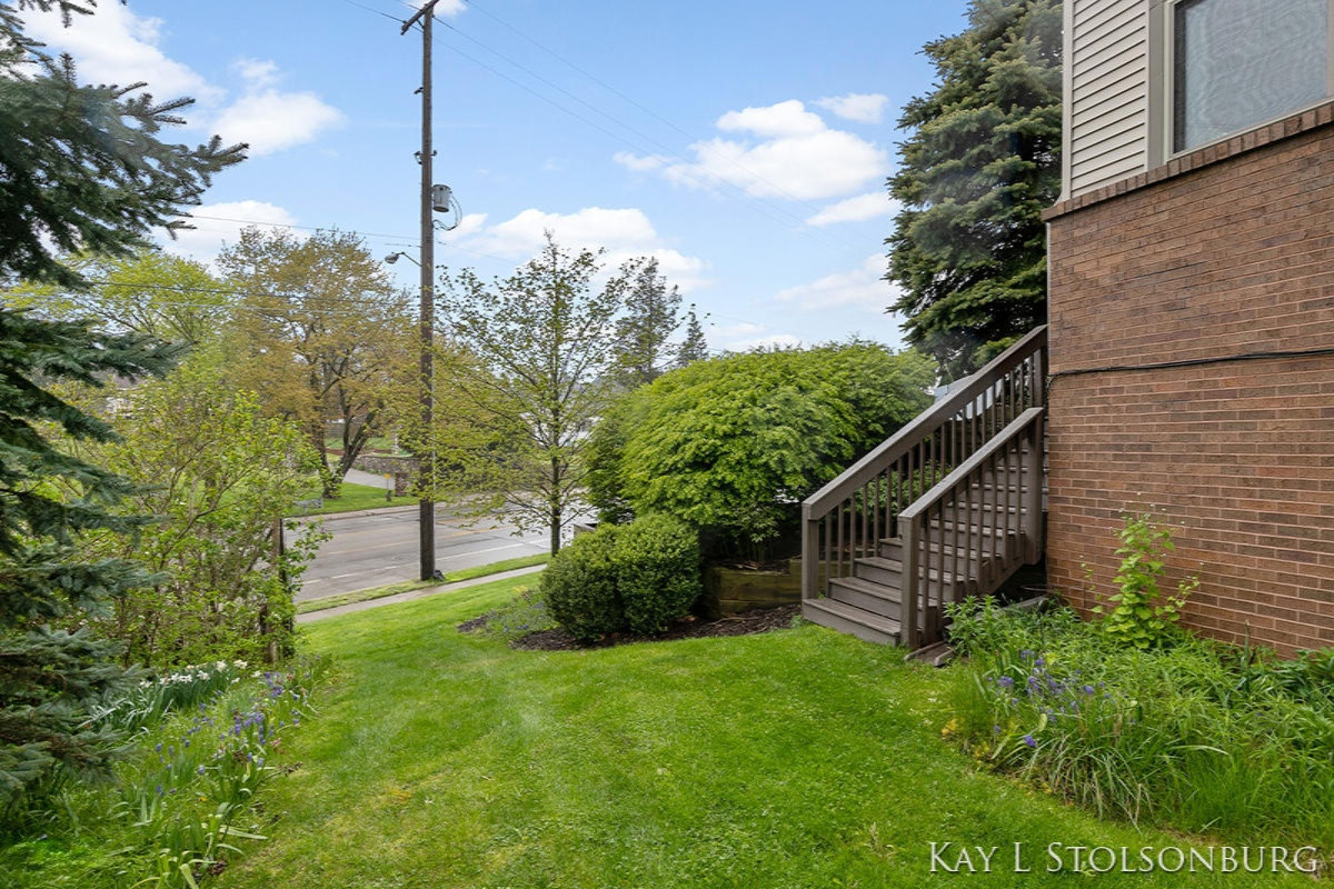 230 West State Road, Unit 4 Hastings, MI 49058 - Photo 32 of 38 IMG_1004