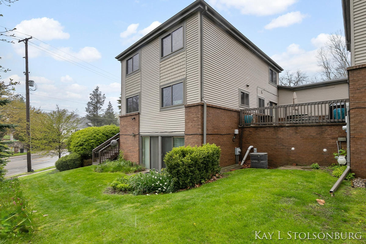 230 West State Road, Unit 4 Hastings, MI 49058 - Photo 33 of 38 IMG_1005