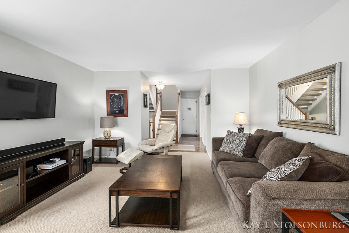 230 West State Road, Unit 4 Hastings, MI 49058 - Photo 7 of 38 IMG_1006