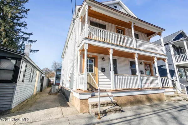 $2,695 | 53 Beekman Street, Saratoga Springs, NY 12866