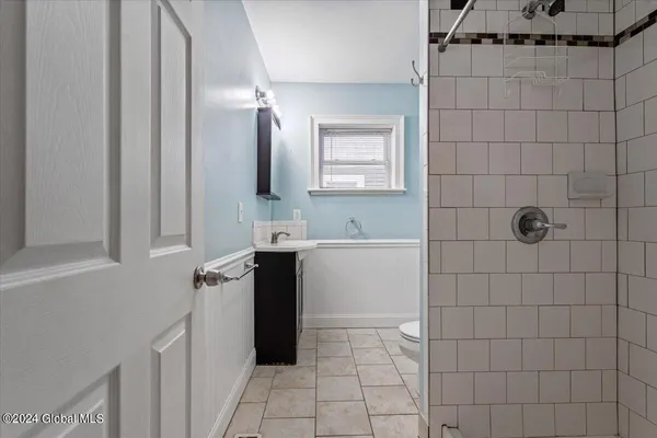 $2,695 | 53 Beekman Street, Saratoga Springs, NY 12866