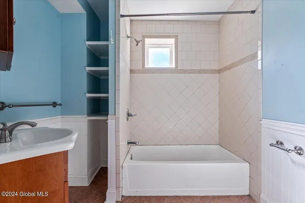 $2,695 | 53 Beekman Street, Saratoga Springs, NY 12866